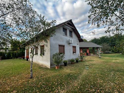 Außenansicht - Nicht nur für Auswanderer: Besondere Immobilie auf großem Grundstück in Ungarn