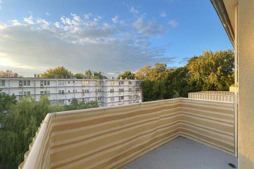 Balkon - Etagenwohnung mit 64,50 m² in Berlin zum Kaufen