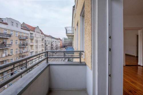 Balkon - Etagenwohnung mit 60,00 m&sup2; in Berlin-Friedrichshain zum Kaufen