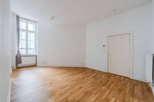 Wohnzimmer - 1 Zimmer Etagenwohnung zum Kaufen in Berlin