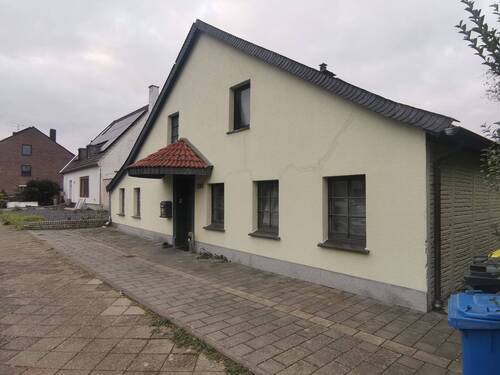 Frontansicht A - 7 Zimmer Einfamilienhaus zum Kaufen in Mönchengladbach
