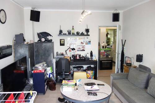 Wohnzimmer ebenso - 2 Zimmer Etagenwohnung in Düsseldorf