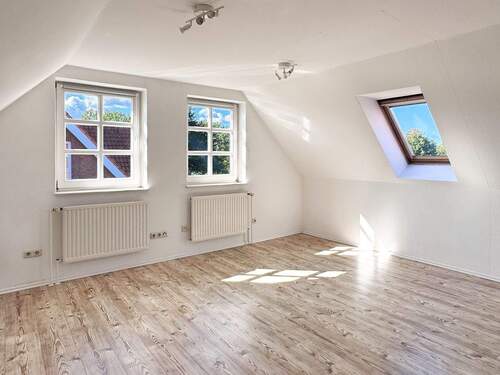 Schlafzimmer 1.OG Hauptwohnung - 7 Zimmer Mehrfamilienhaus, Wohnhaus in Wendtorf