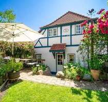 Liebevoll saniertes Fischerhaus mit romantischem Garten, drei Terrassen u. Einliegerwohnung im OG - Hamburg Blankenese