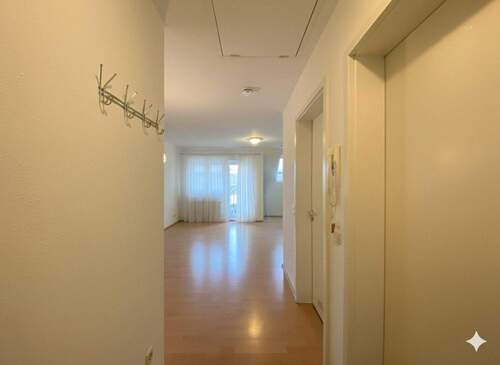 Flur - Etagenwohnung mit 36,90 m&sup2; in Naumburg zur Miete