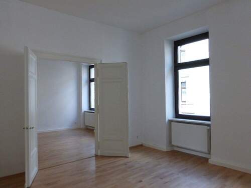 Kinder- bzw. Arbeitszimmer - 