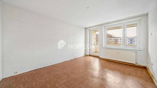 Wohnzimmer 1 - Gemütliche 2-Zimmer-Wohnung mit sonniger Loggia und Kellerabteil - sofort verfügbar