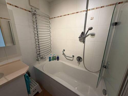 Bad mit Wanne - 