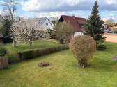 Ausblick Balkon - Etagenwohnung mit 80,20 m&sup2; in Feucht zur Miete