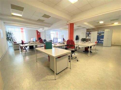 Blick durchs Büro - 