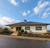 Bungalow mit Einliegerwohnung und Fernsicht - Mettlach Nohn