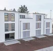 Modernes Reihenhaus mit Dachterrasse und Garten für die ganze Familie! - Messel