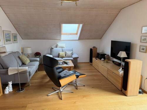 Wohnzimmerbereich - 3 Zimmer Etagenwohnung in Oberding