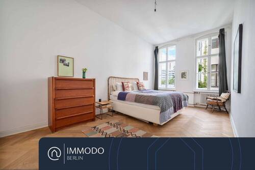 Schlafzimmer - ?? Endlich Zuhause - hochherrschaftliche 4 Zimmer Altbau Wohnung mit Balkon, hohen Decken, uvm.