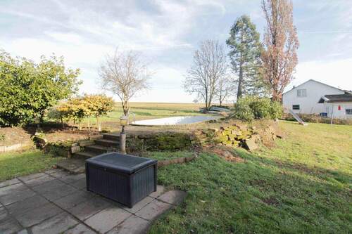 Ansicht Garten mit Pool - 9 Zimmer Mehrfamilienhaus, Wohnhaus zum Kaufen in Mosbach