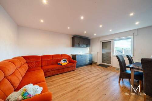 Wohnzimmer - MG - 2-Familienhaus Doppelhaus in Rothselberg mit großem Grundstück