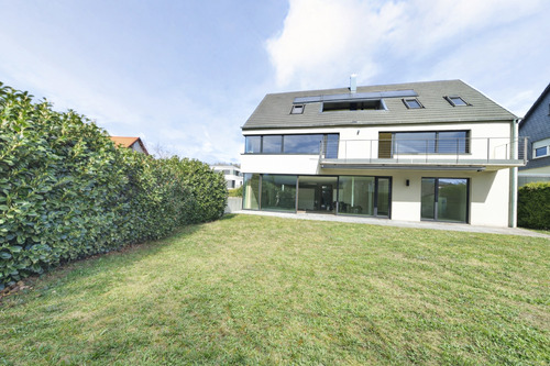 Moderne Architektur im grünen Garten - Mehrfamilienhaus, Wohnhaus zum Kaufen in Dettingen an der Erms