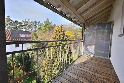 Ausblick - Große 1 Zimmer Wohnung mit Balkon und geräumigen Bad sowie Stellplatz