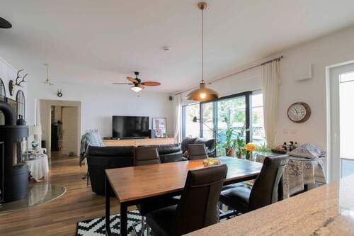 Wohnzimmer - 4 Zimmer Etagenwohnung zum Kaufen in Dresden