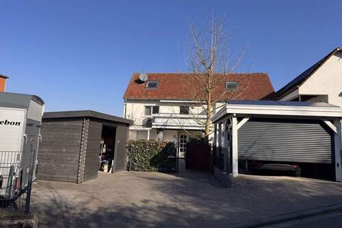 Stellplätze + Carport - 