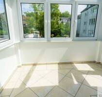 Modernisierte Etagenwohnung mit Wintergarten - 3 Zimmer in Düsseldorf-Benrath - Düsseldorf Benrath
