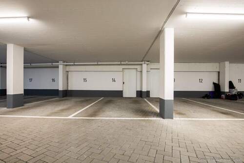 Tiefgaragenstellplatz - 