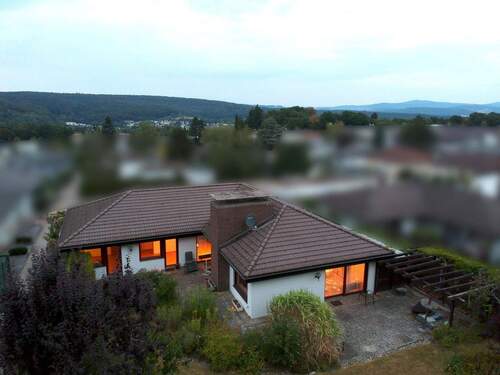Gartenseite mit Taunusblick - 6 Zimmer Einfamilienhaus zum Kaufen in Wiesbaden