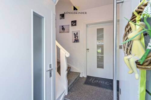Treppenaufgang - Etagenwohnung mit 112,00 m&sup2; in Stuttgart zum Kaufen