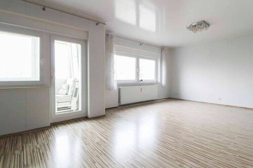 Wohnzimmer - 3 Zimmer Etagenwohnung zum Kaufen in Detmold