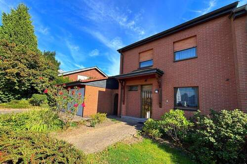 Frontansicht - 4 Zimmer Reihenendhaus zum Kaufen in Leverkusen