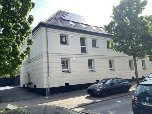 Vorderansicht + Eingang - 3 Zimmer Etagenwohnung in Duisburg