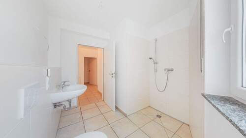 Bad - 3 Zimmer Etagenwohnung in Leverkusen