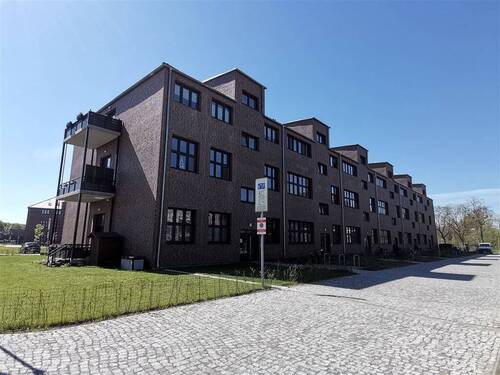 Hausansicht - 2 Zimmer Etagenwohnung zur Miete in Bernau bei Berlin