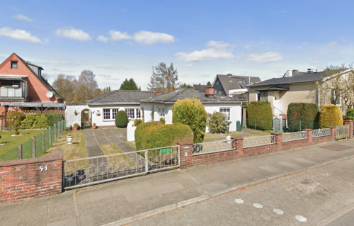 Straßenansicht.png - zwei alte unsanierte Bungalows auf großem, sonnigen Grundstück zu verkaufen