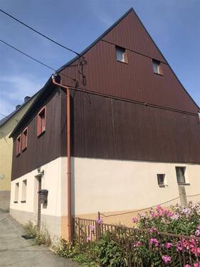 Hausansicht rechts - 4 Zimmer Einfamilienhaus zum Kaufen in Großrückerswalde