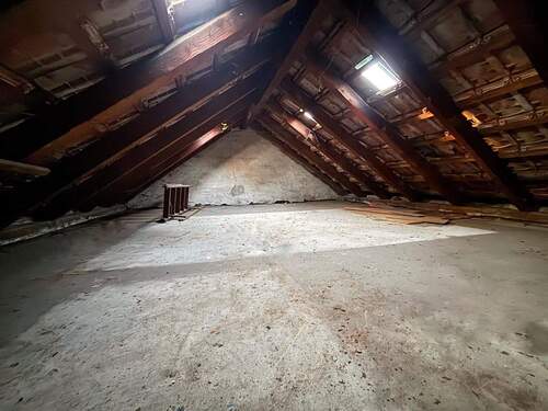 Dachboden über Wohnraum EG - 