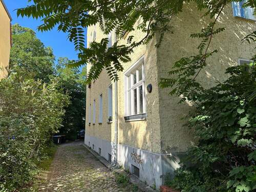 Zufahrt Remise - Mehrfamilienhaus, Wohnhaus in Berlin zum Kaufen