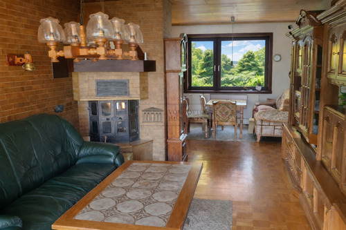 Kamin im Wohnzimmer - 4 Zimmer Mehrfamilienhaus, Wohnhaus in Remscheid