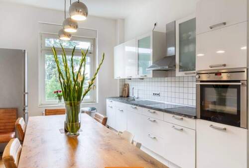 Einbauküche - Ihr neues Zuhause wartet! Charmante 2-Zimmer-Wohnung zur Miete in Düsseldorf Wersten