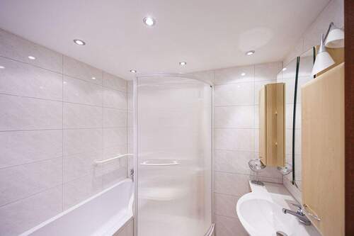 Badezimmer - Etagenwohnung mit 84,00 m&sup2; in Fellbach zum Kaufen