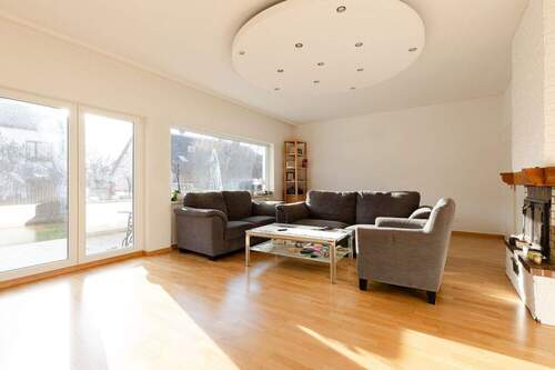 Wohnbereich - Erdgeschoss - Mehrfamilienhaus, Wohnhaus mit 264,00 m&sup2; in Frankfurt am Main zum Kaufen