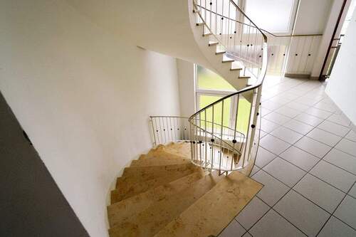 Treppenhaus - Etagenwohnung mit 44,30 m&sup2; in Bad Pyrmont zum Kaufen