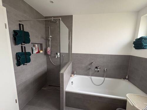 20260414_WE04_DG_Nober+Goncalves_Bild3.2_Badezimmer.jpeg - 