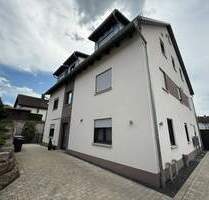 Schicke 2-Zimmer-Wohnung mit EINBAUKÜCHE und SÜD-WESTBALKON - Forchheim Kersbach
