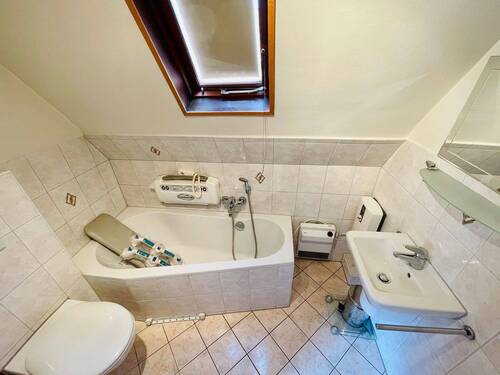 Vorderhaus OG Badezimmer - 