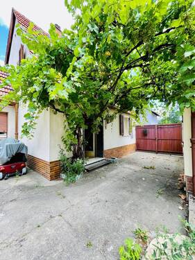 Innenhof - Einfamilienhaus mit 133,50 m² in Mannheim zum Kaufen