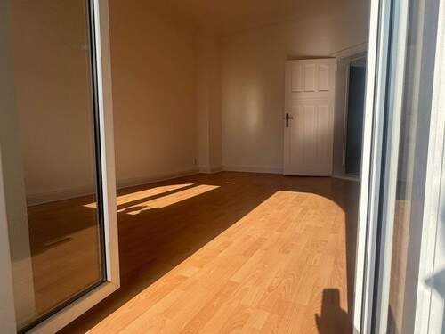 Blick vom Balkon rein in d. Whg. - Etagenwohnung mit 81,00 m&sup2; in Berlin zum Kaufen