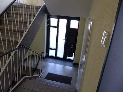Treppenhaus - 3 Zimmer Etagenwohnung zur Miete in Lüdenscheid