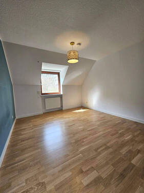 Schlafzimmer vom kleinen Bad aus - 