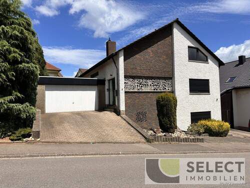 Ansicht - Top renoviertes Einfamilienhaus mit Einliegerwohnung in bevorzugter Wohnlage.